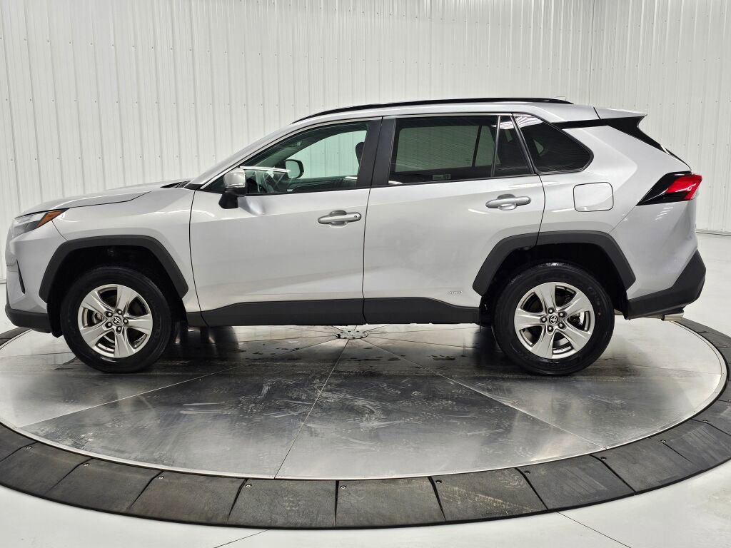 Used 2024 Toyota RAV4 XLE image 28