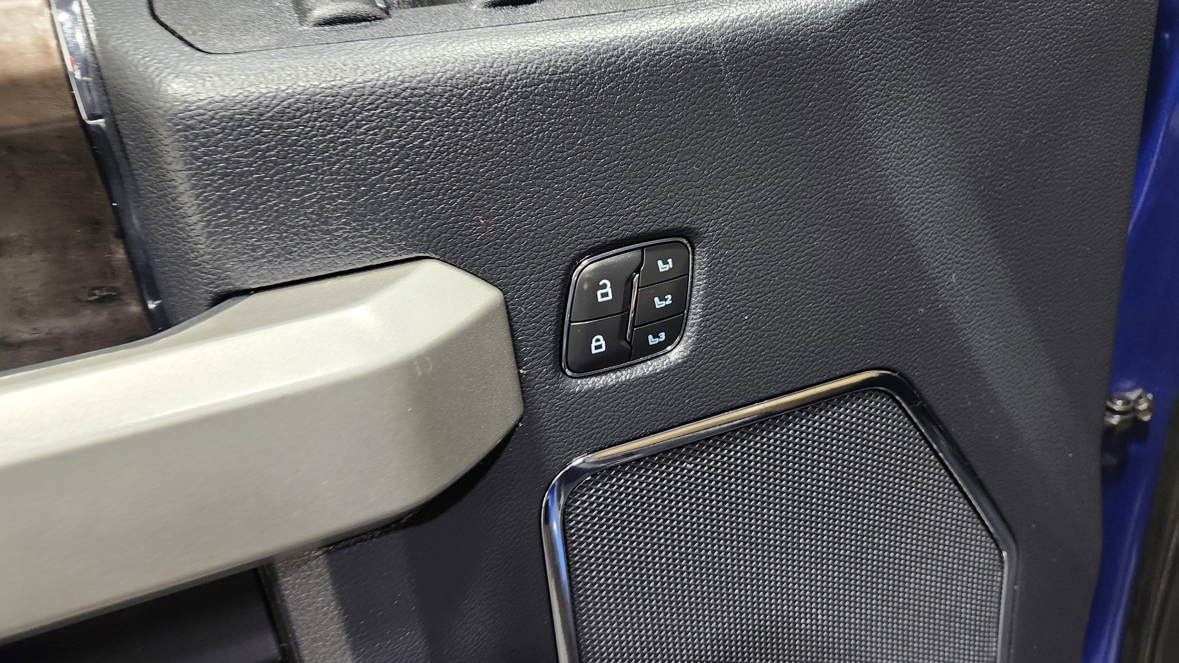 Used 2022 Ford F350 Lariat w/ Lariat Ultimate Package image 26