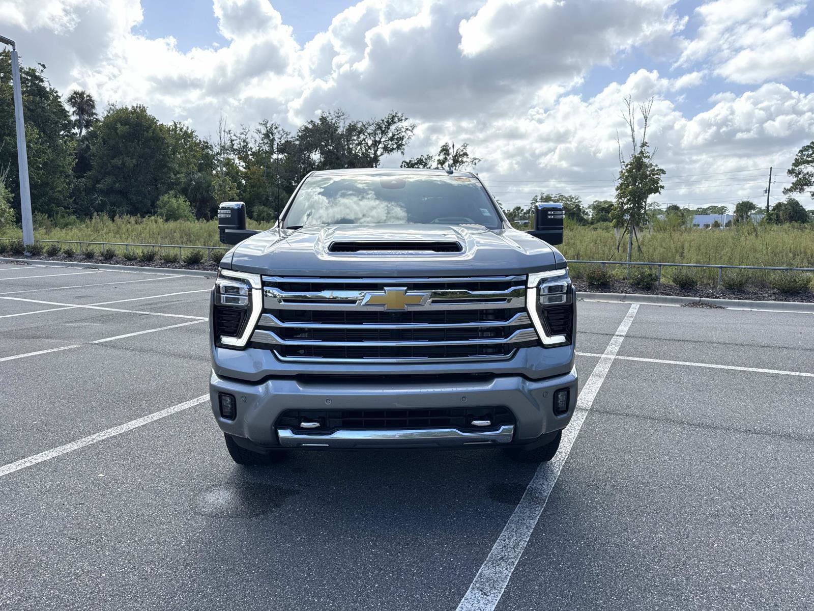 Used 2025 Chevrolet Silverado 2500 High Country w/ High Country Premium Package AWD/4WD image 8