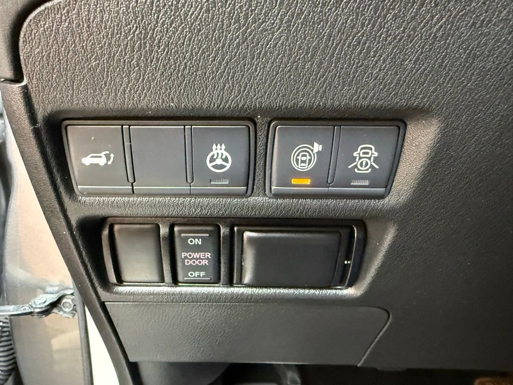 Used 2020 Nissan Armada Platinum w/ Captain's Chairs Package image 26