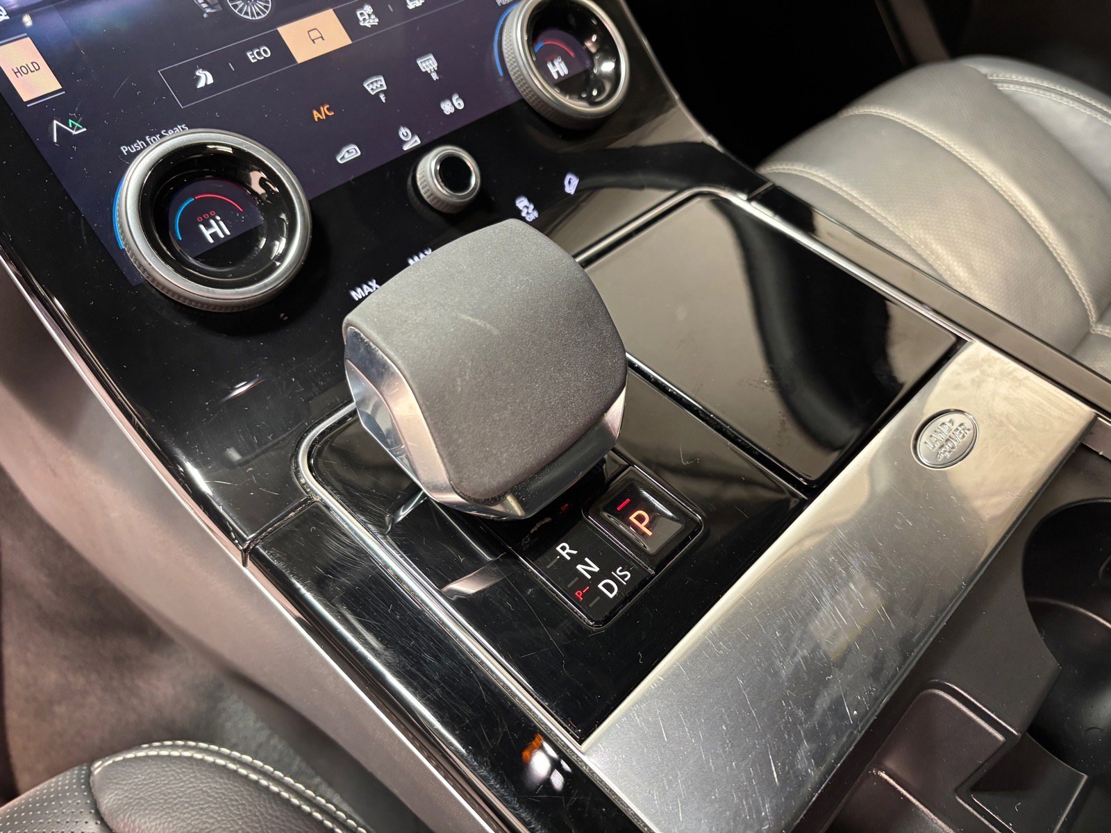 Used 2023 Land Rover Range Rover Velar R-Dynamic S AWD/4WD image 15