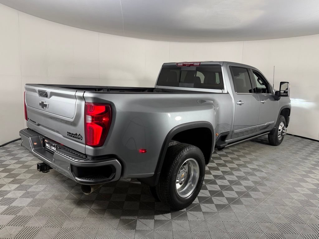 Used 2024 Chevrolet Silverado 3500 High Country w/ Technology Package AWD/4WD image 11