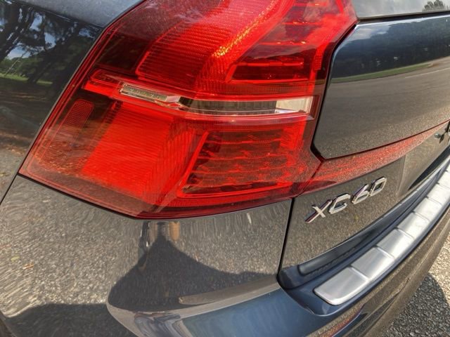 Used 2023 Volvo XC60 B5 Core image 13