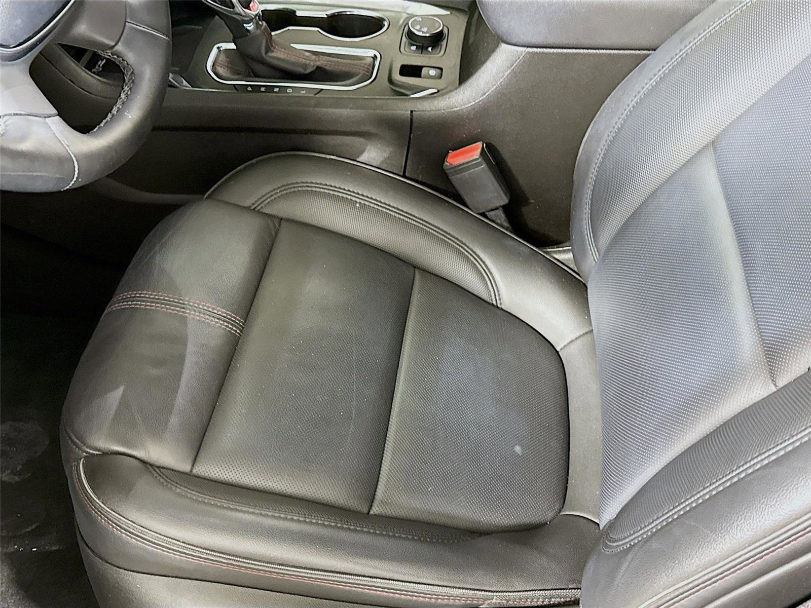 Certified 2023 Chevrolet Traverse RS image 15