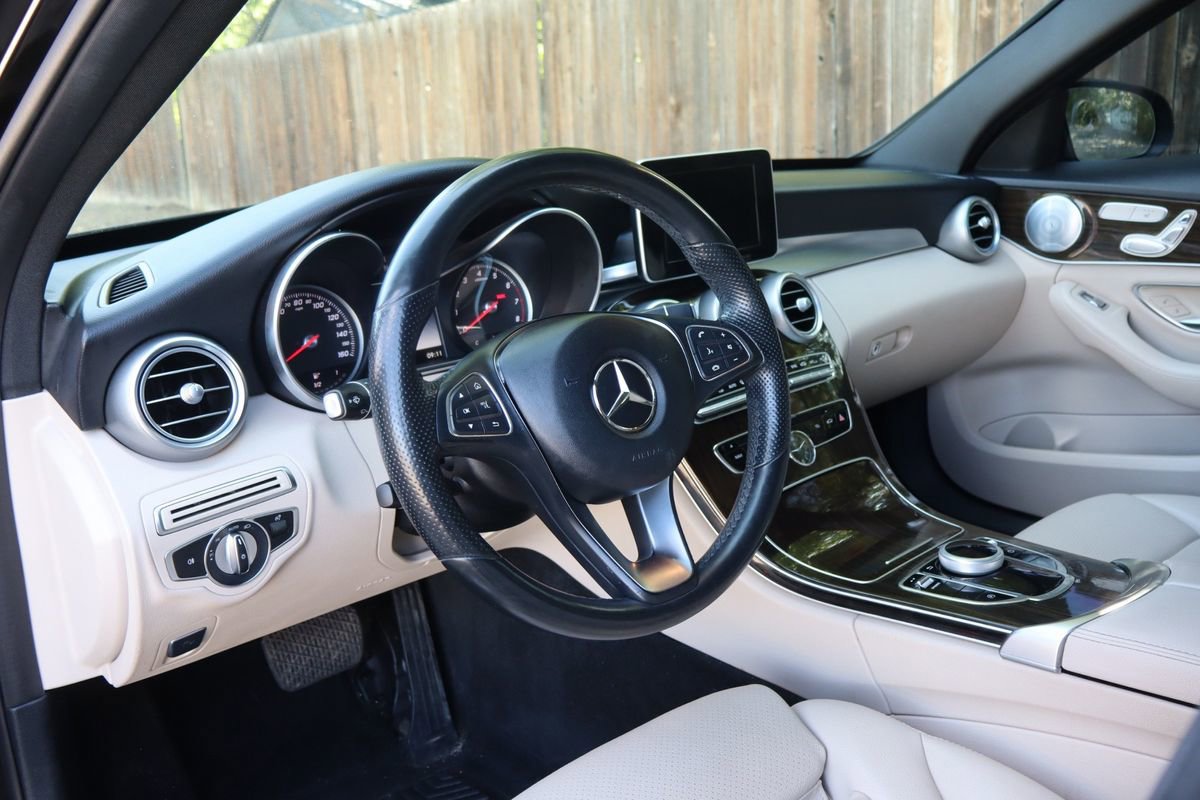 Used 2018 Mercedes-Benz C 300 4MATIC Sedan w/ Premium Package image 15