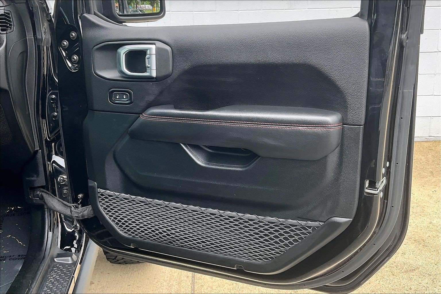 Used 2020 Jeep Wrangler Rubicon w/ Steel Bumper Group AWD/4WD image 28