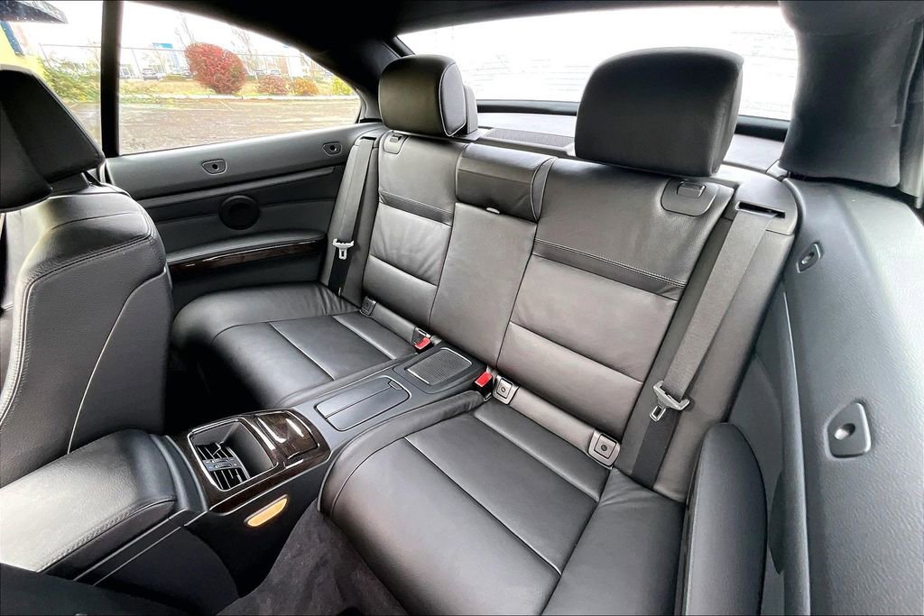 Used 2011 BMW 335i Convertible image 22