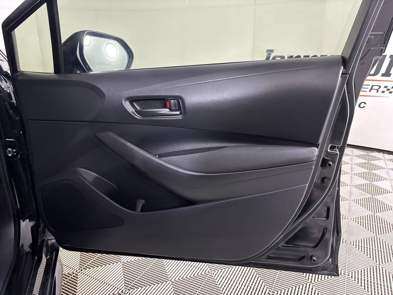 Used 2024 Toyota Corolla LE FWD image 28