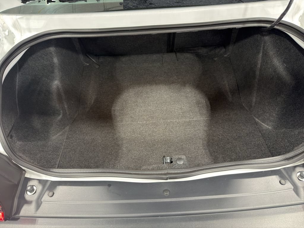 Used 2018 Dodge Challenger R/T Plus RWD image 9