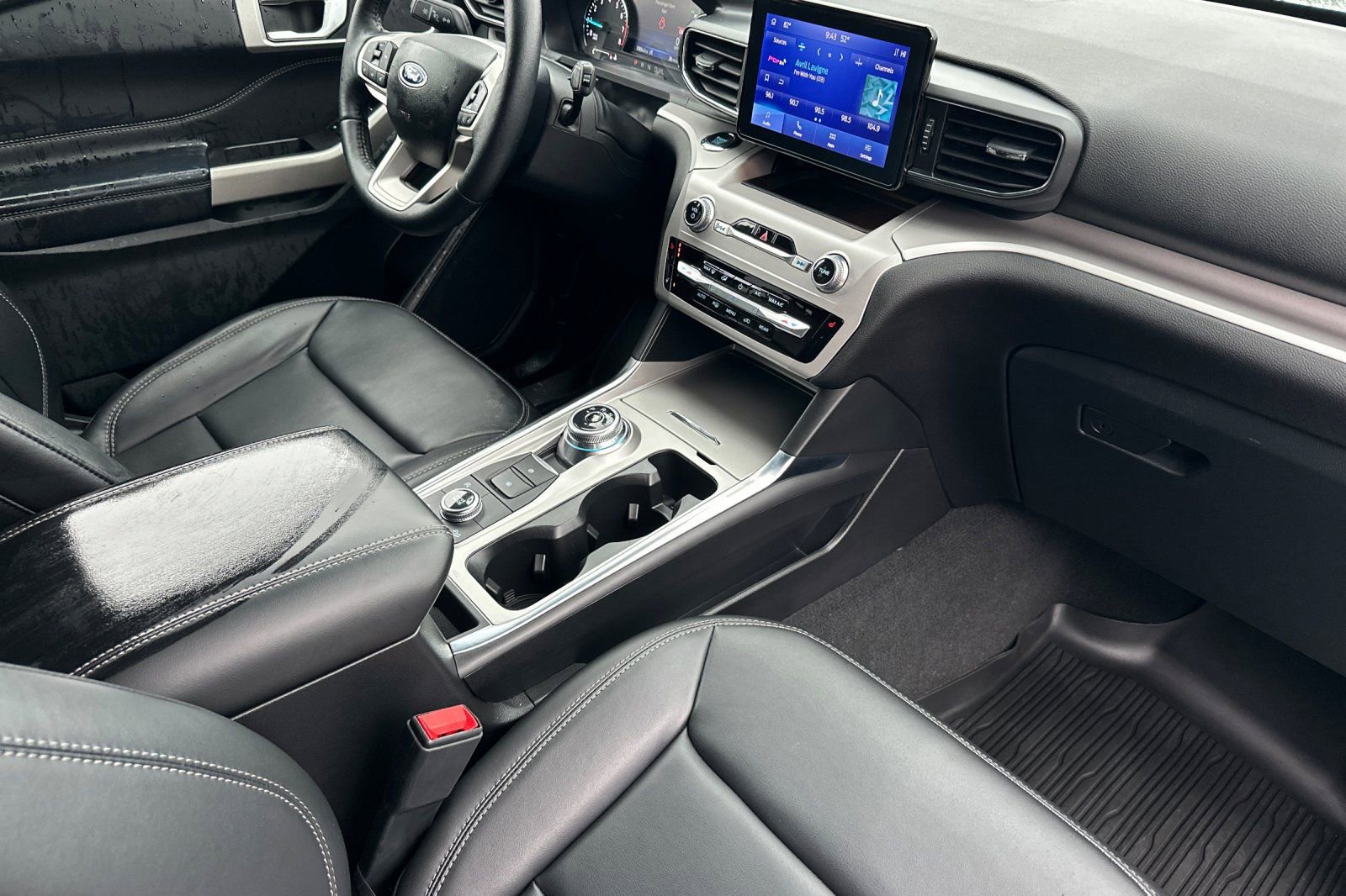 Used 2023 Ford Explorer XLT w/ Equipment Group 202A image 15