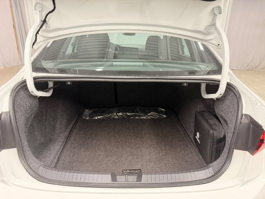 Used 2023 Volkswagen Jetta Sport FWD image 14
