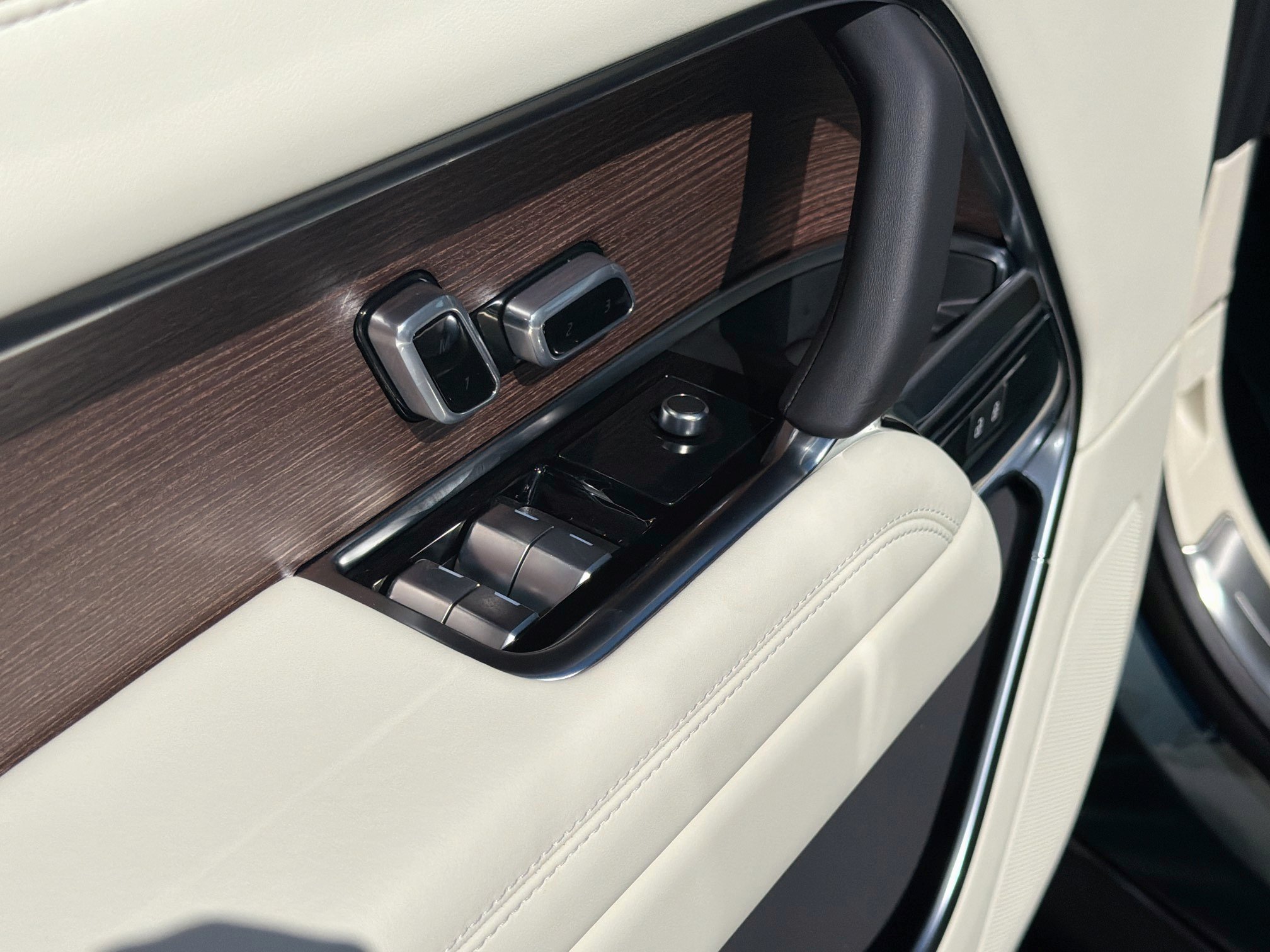 New 2026 Land Rover Range Rover SE AWD/4WD image 24