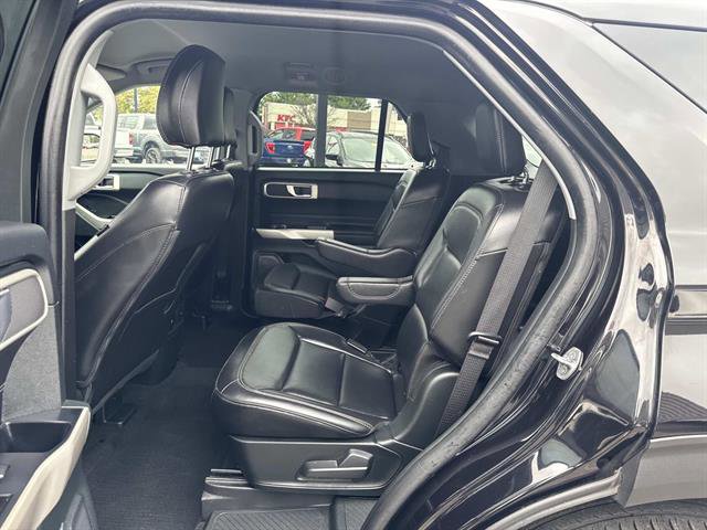 Used 2023 Ford Explorer XLT w/ Equipment Group 202A AWD/4WD image 29