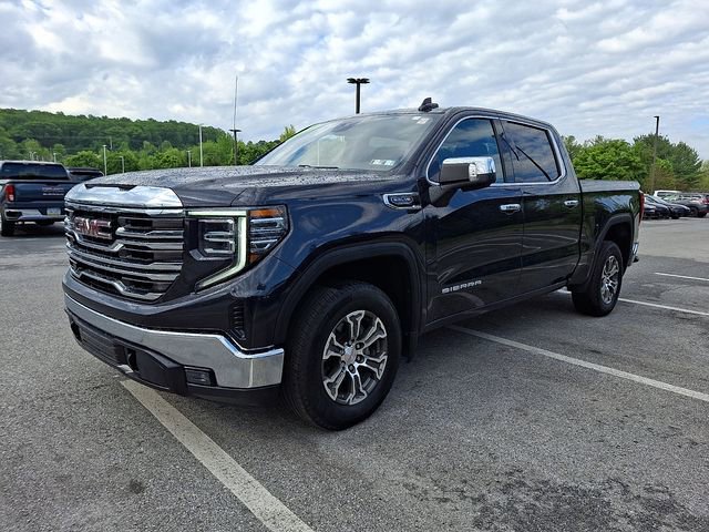 Used 2025 GMC Sierra 1500 SLT AWD/4WD image 3