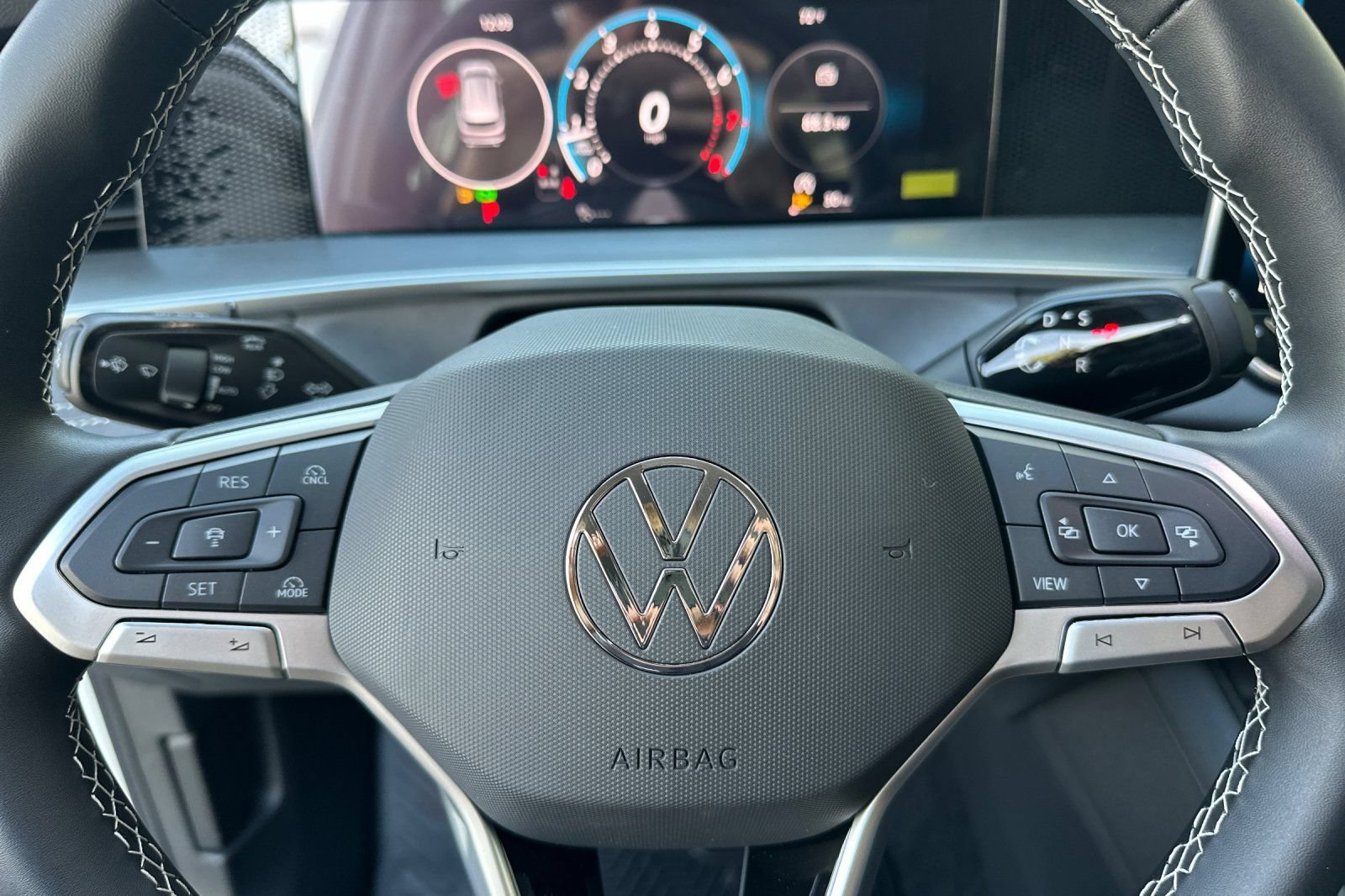 New 2026 Volkswagen Tiguan SE FWD image 23