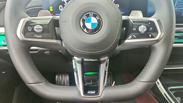 Used 2025 BMW 740i image 40