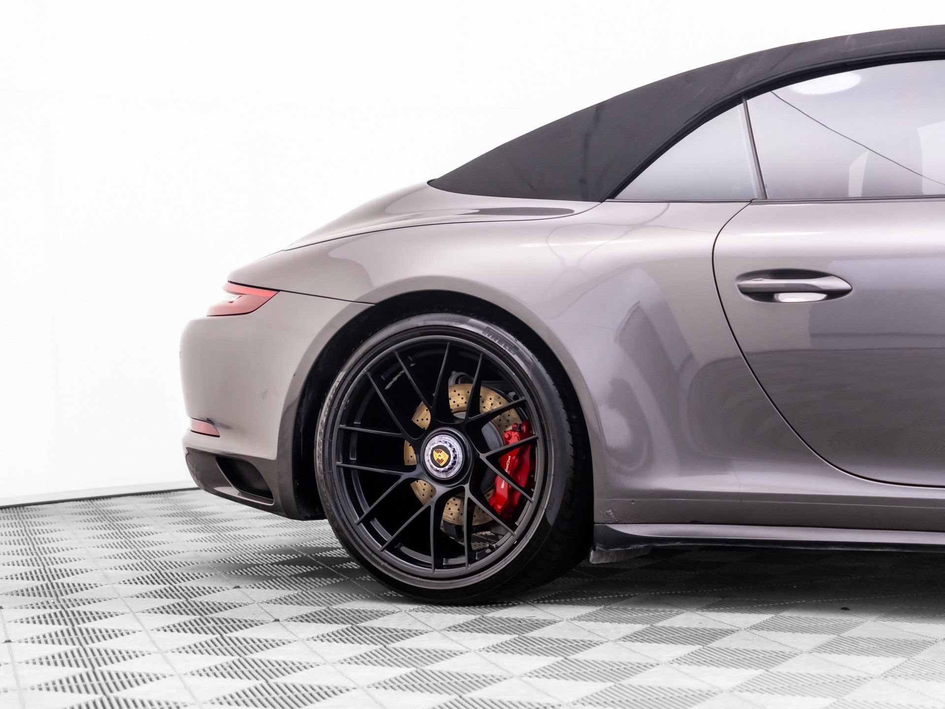Used 2018 Porsche 911 Carrera GTS RWD image 8