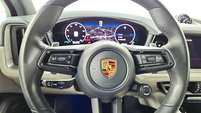 Used 2024 Porsche Cayenne S image 15