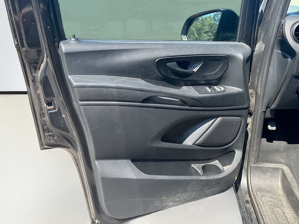 Used 2018 Mercedes-Benz Metris Passenger image 22