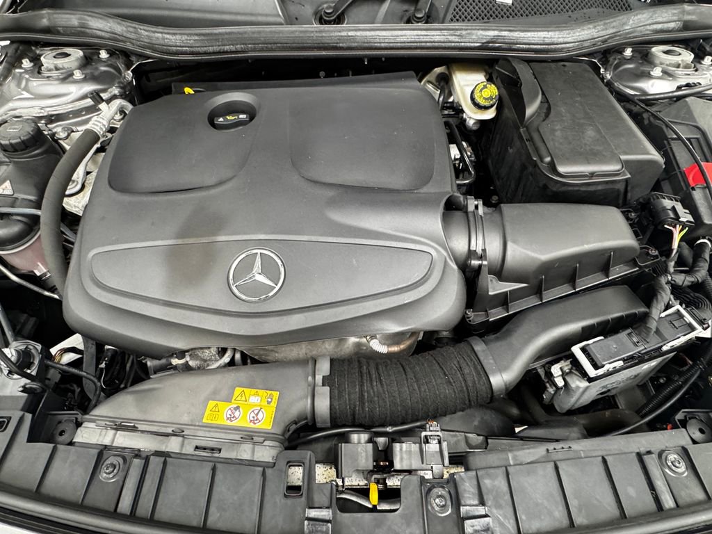Used 2017 Mercedes-Benz GLA 250 4MATIC image 34