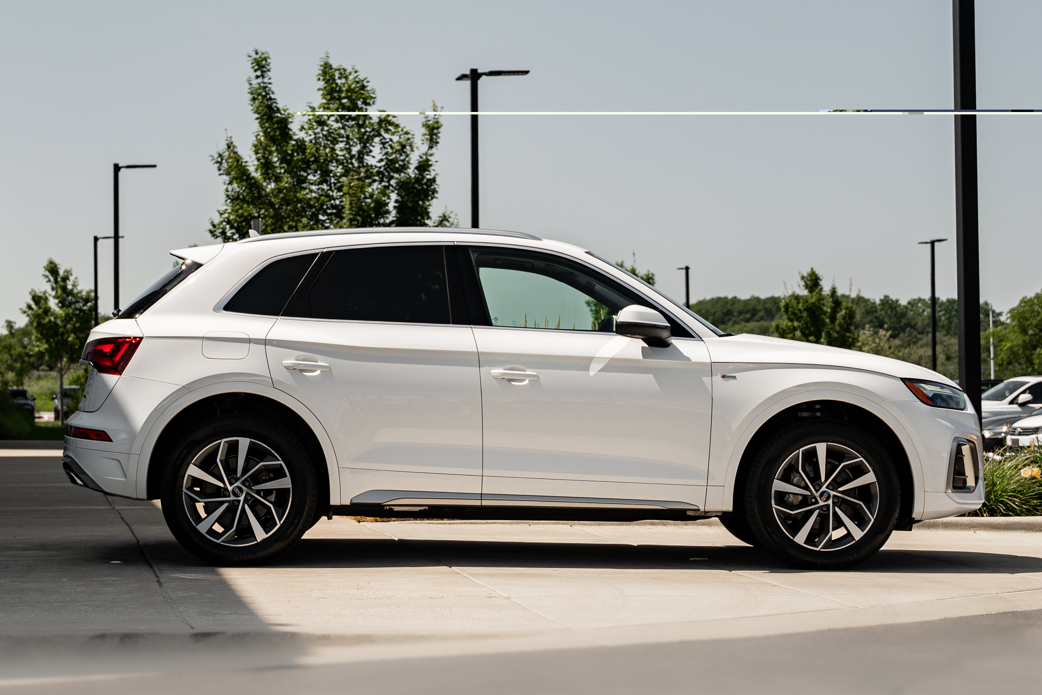 Certified 2023 Audi Q5 2.0T Premium Plus w/ Premium Plus Package AWD/4WD image 3