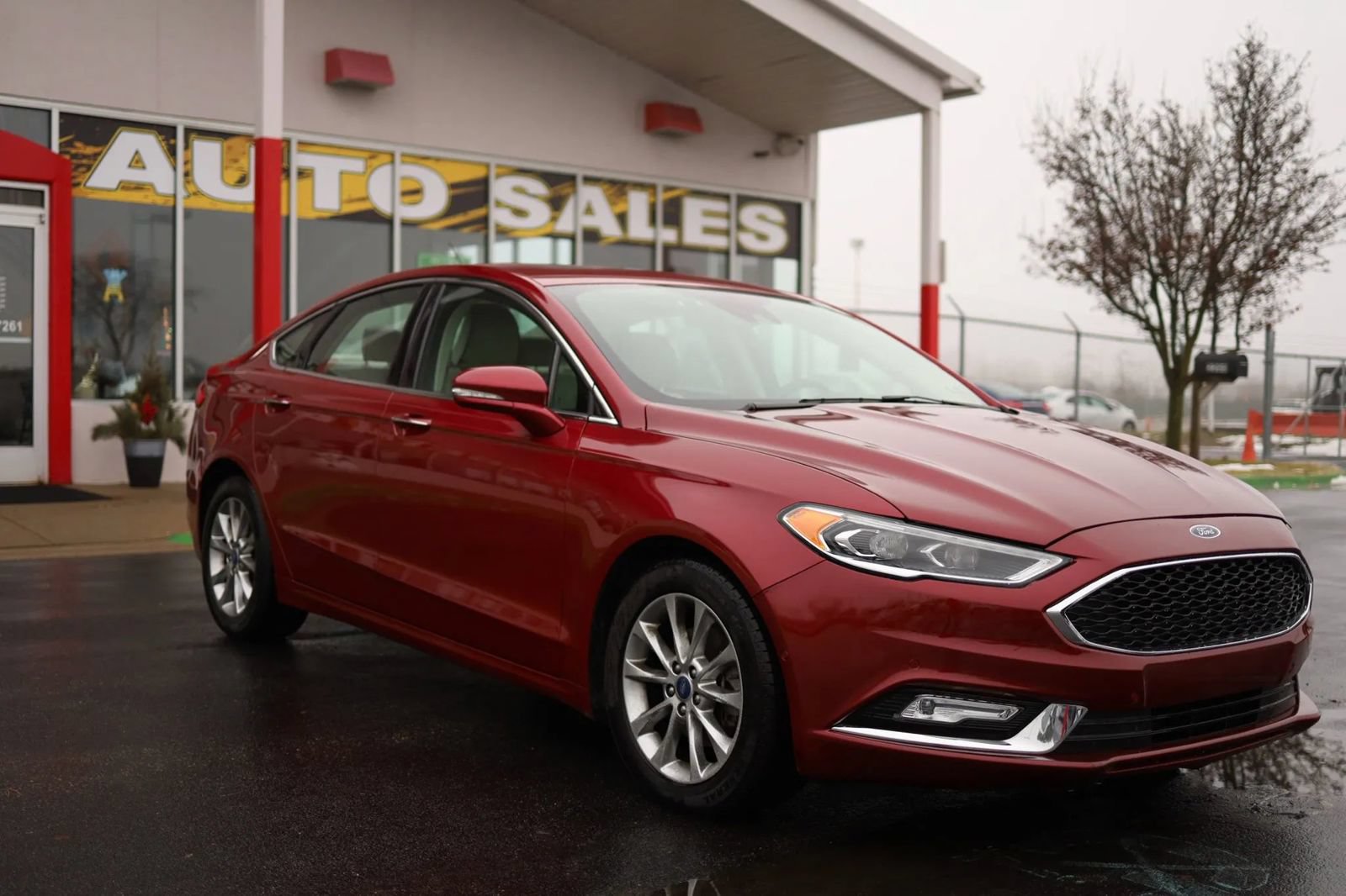 Used 2017 Ford Fusion Platinum AWD/4WD image 3