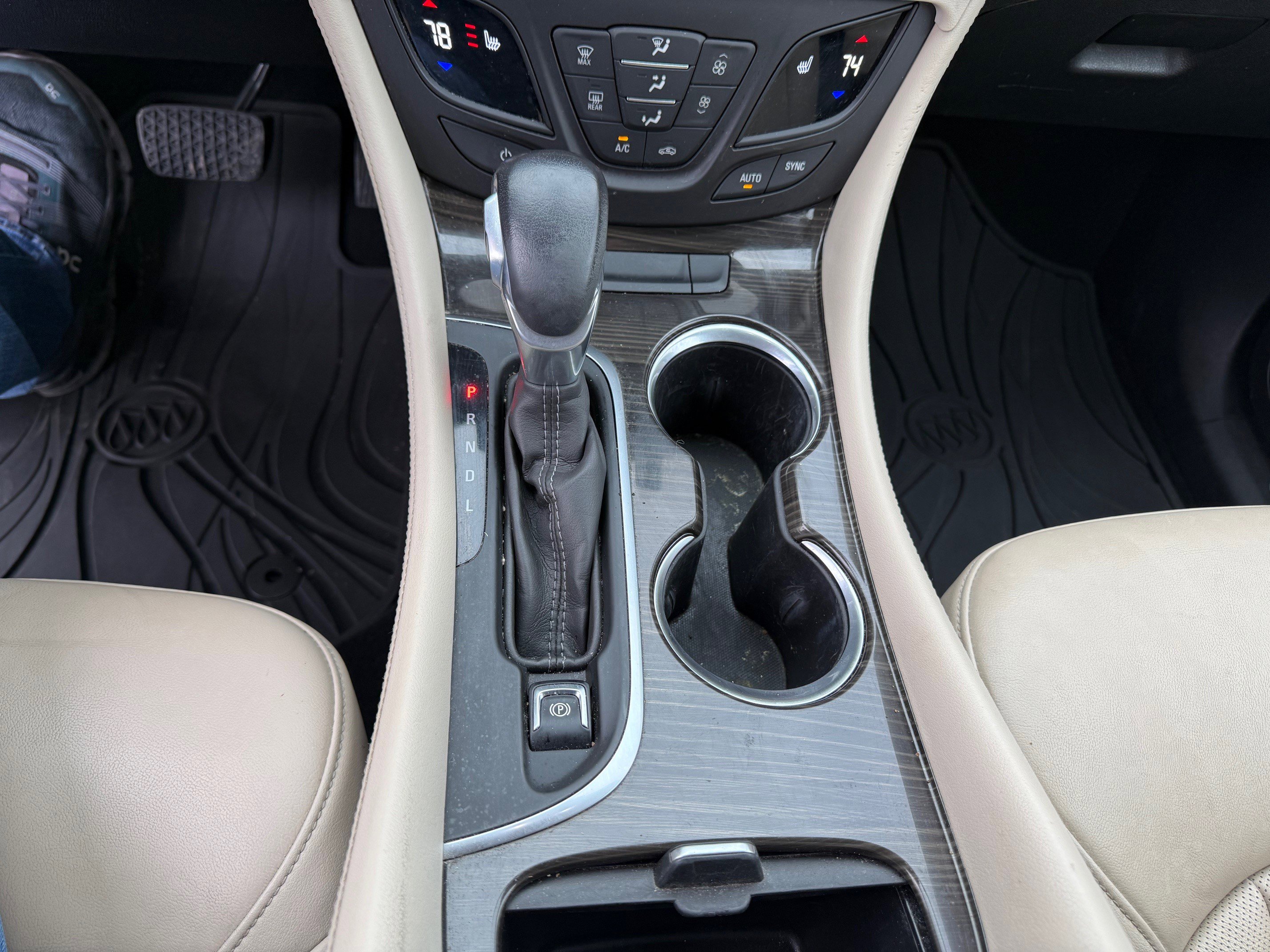 Used 2020 Buick Envision Essence image 17