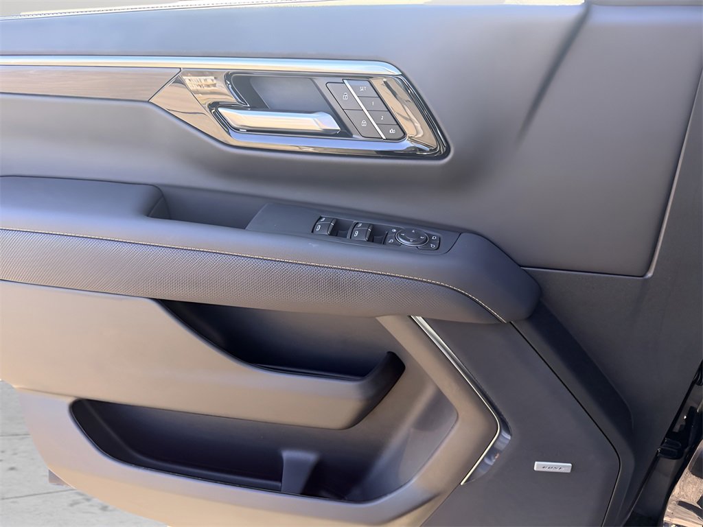 New 2026 Chevrolet Suburban Premier image 22