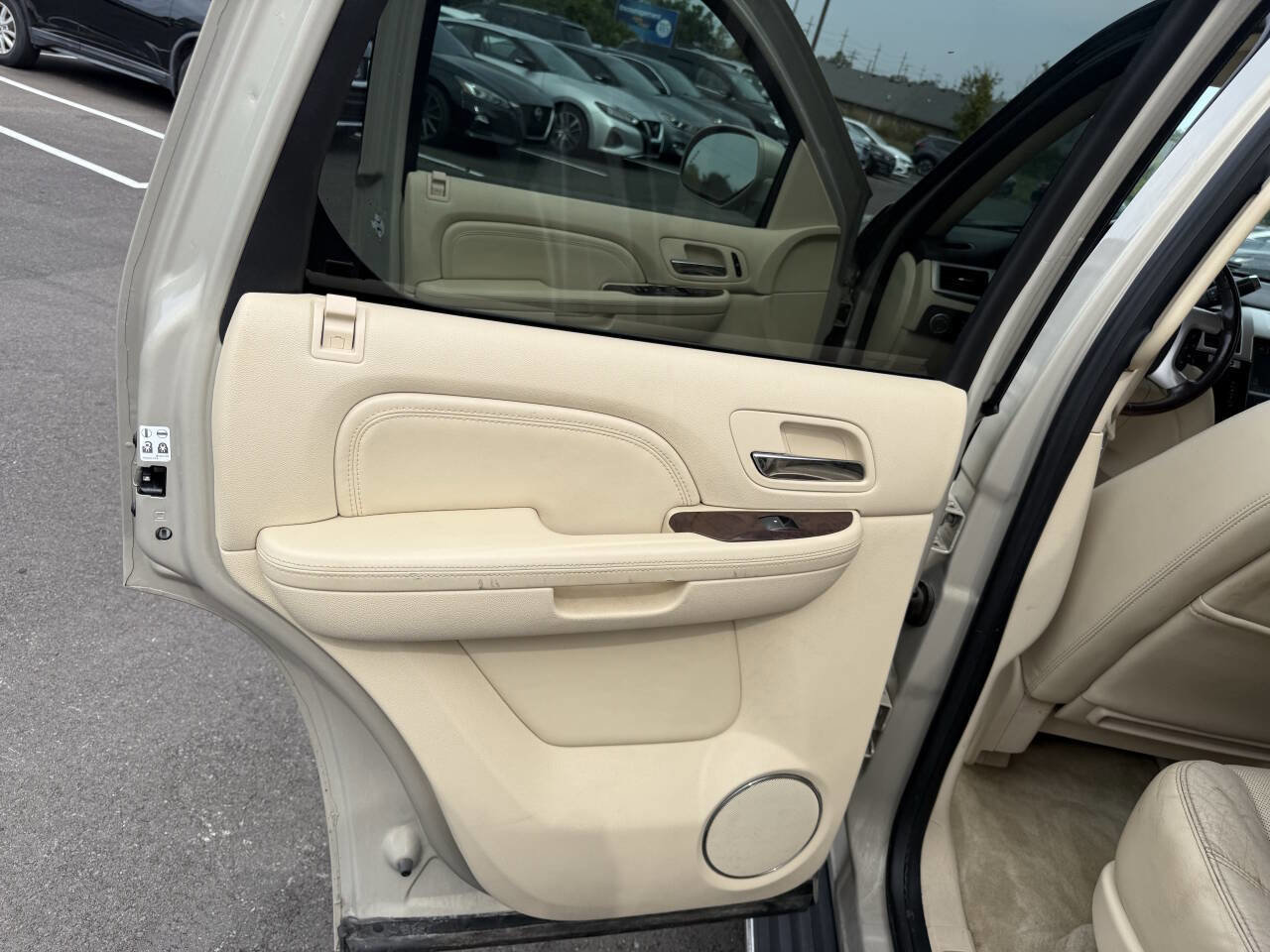 Used 2008 Cadillac Escalade AWD image 22