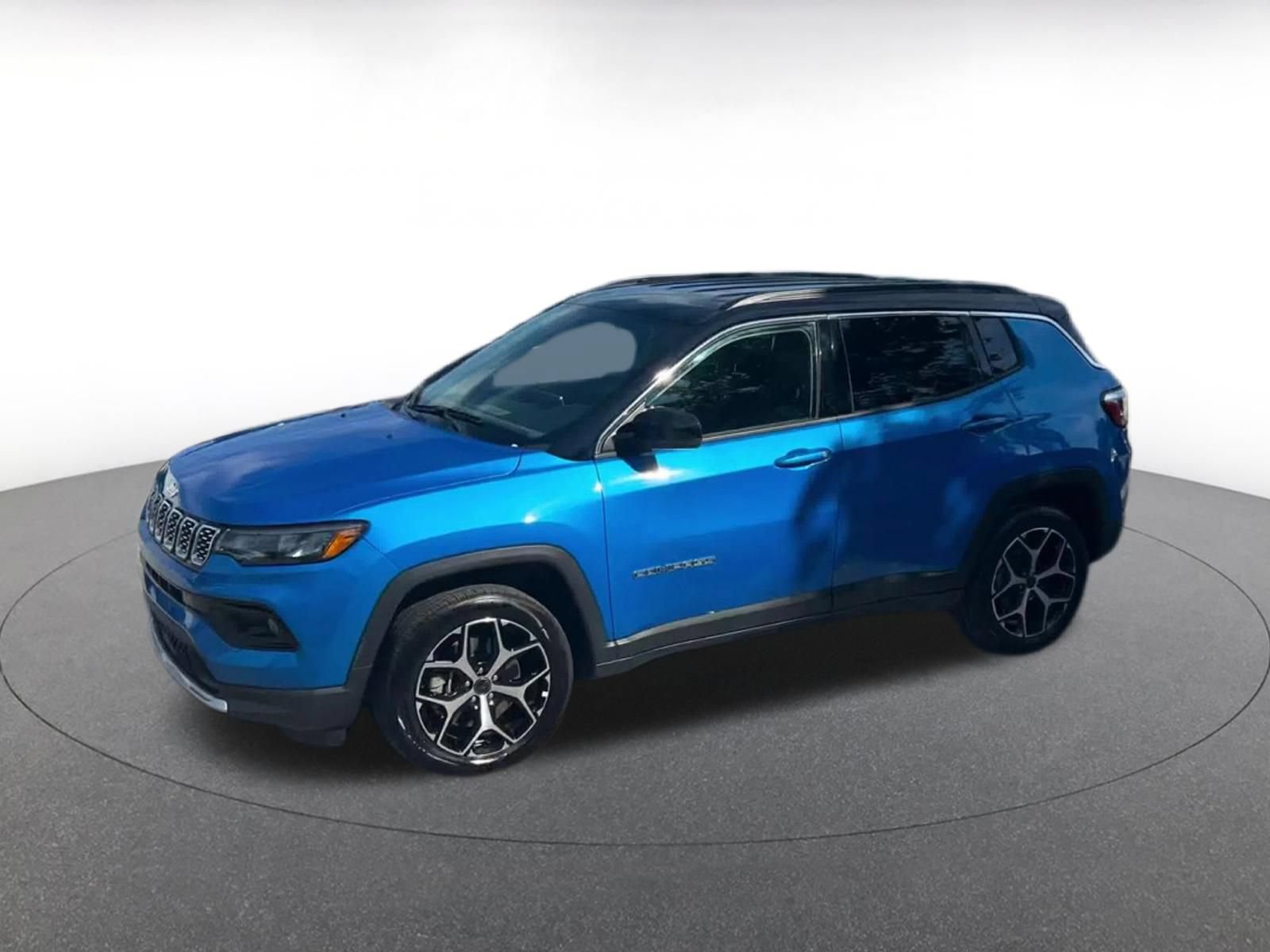 Used 2025 Jeep Compass Limited AWD/4WD image 7