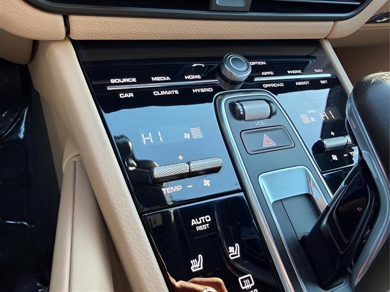 Used 2019 Porsche Cayenne E-Hybrid image 40