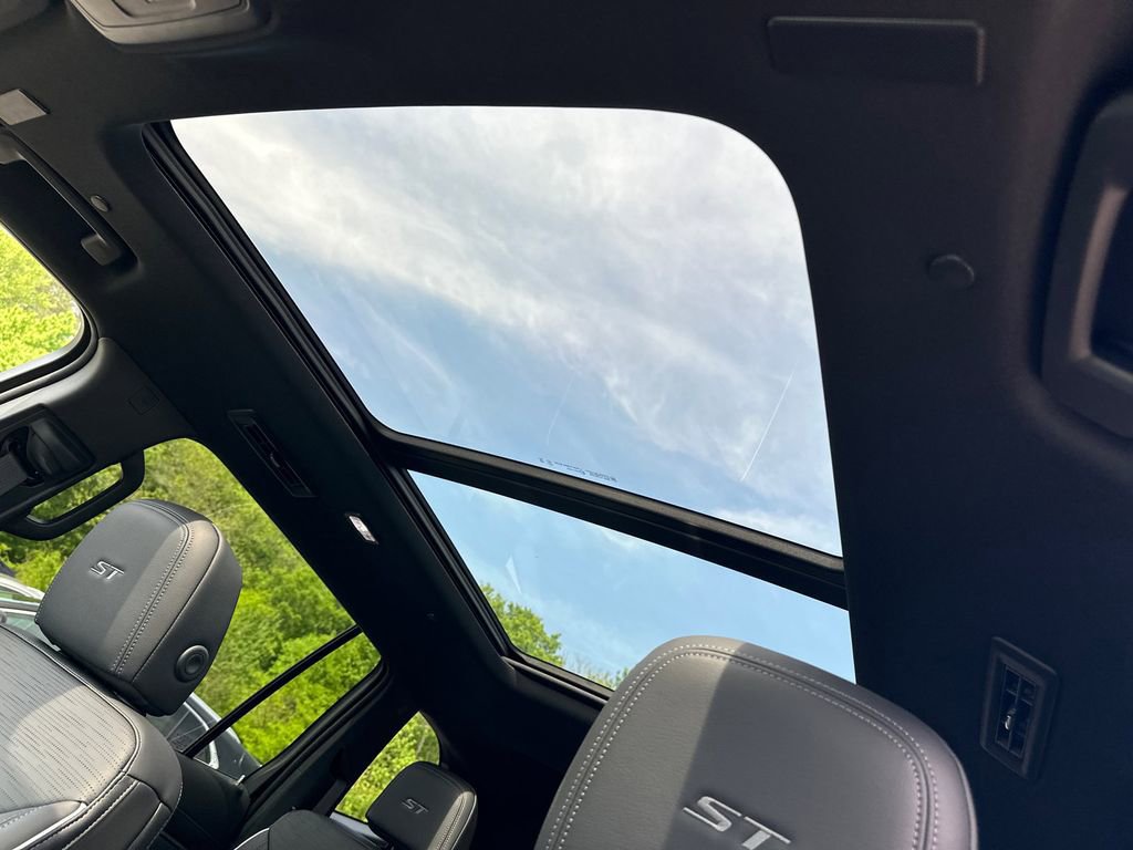 New 2026 Buick Enclave Sport Touring w/ Power Package FWD image 31
