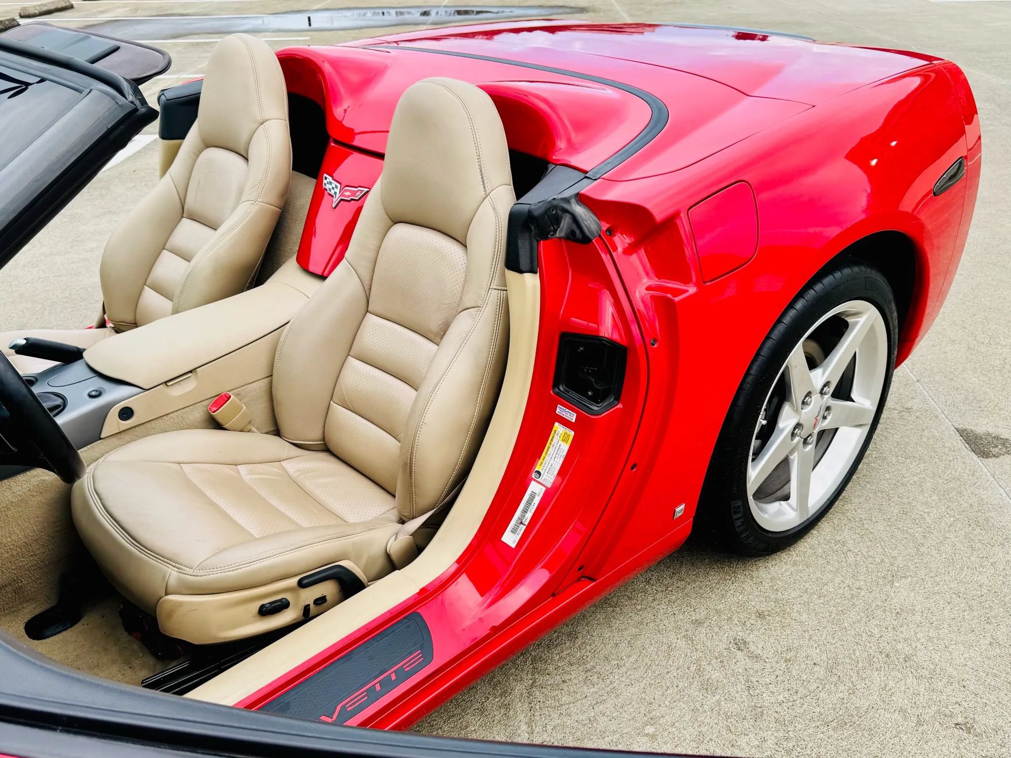 Used 2006 Chevrolet Corvette Convertible w/ Preferred Equipment Group RWD image 26