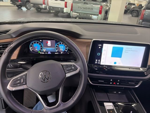 Used 2024 Volkswagen Atlas SE w/ Black Wheel Package AWD/4WD image 18