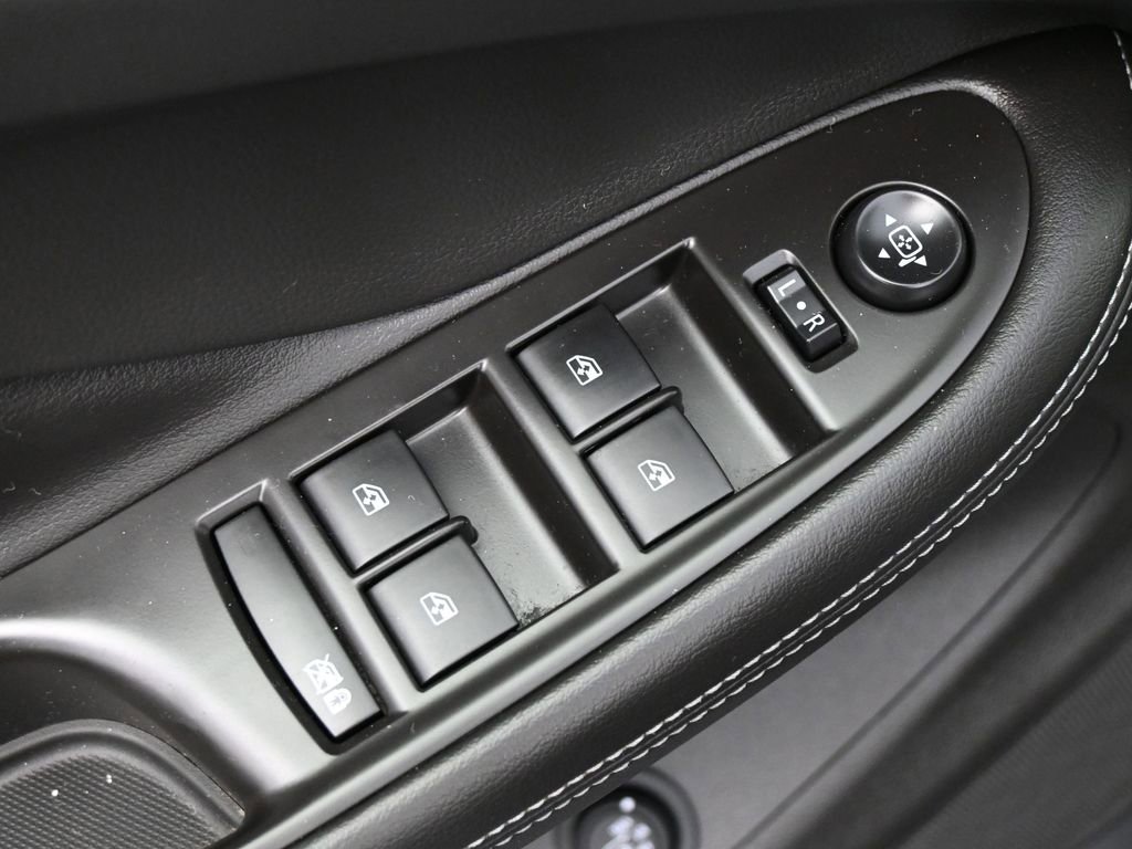 Used 2019 Buick Envision Essence image 4