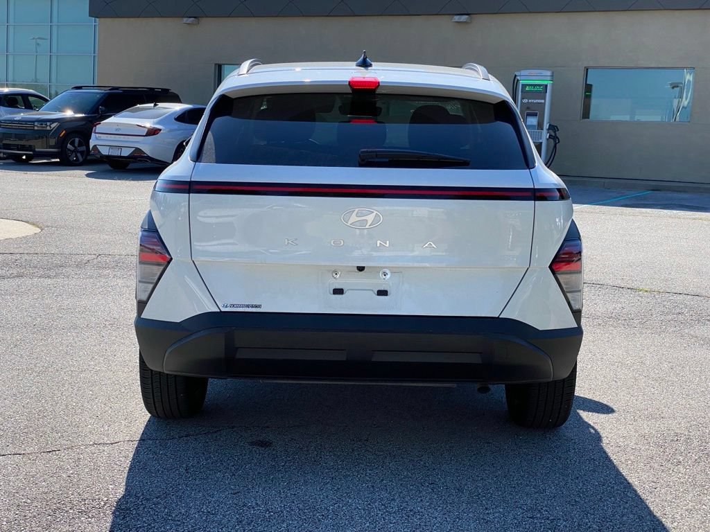 Used 2025 Hyundai Kona SEL FWD image 6