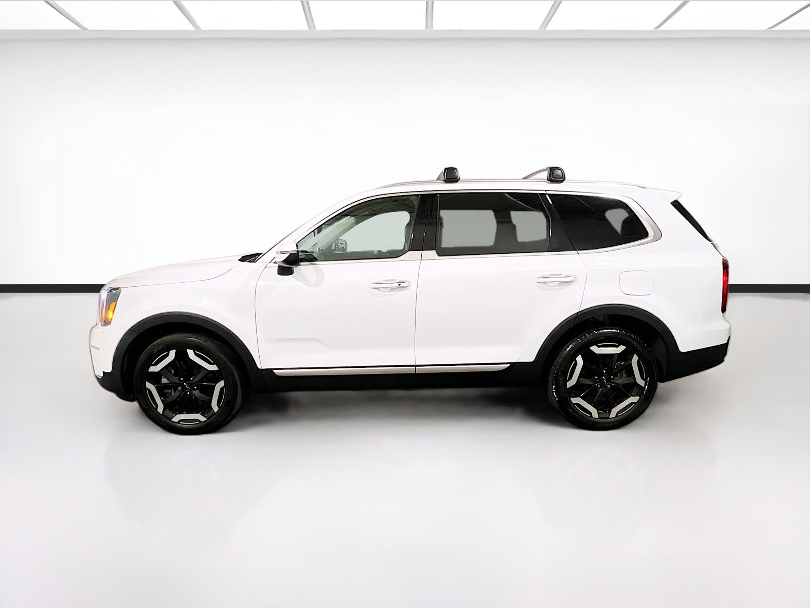 Used 2024 Kia Telluride S image 24