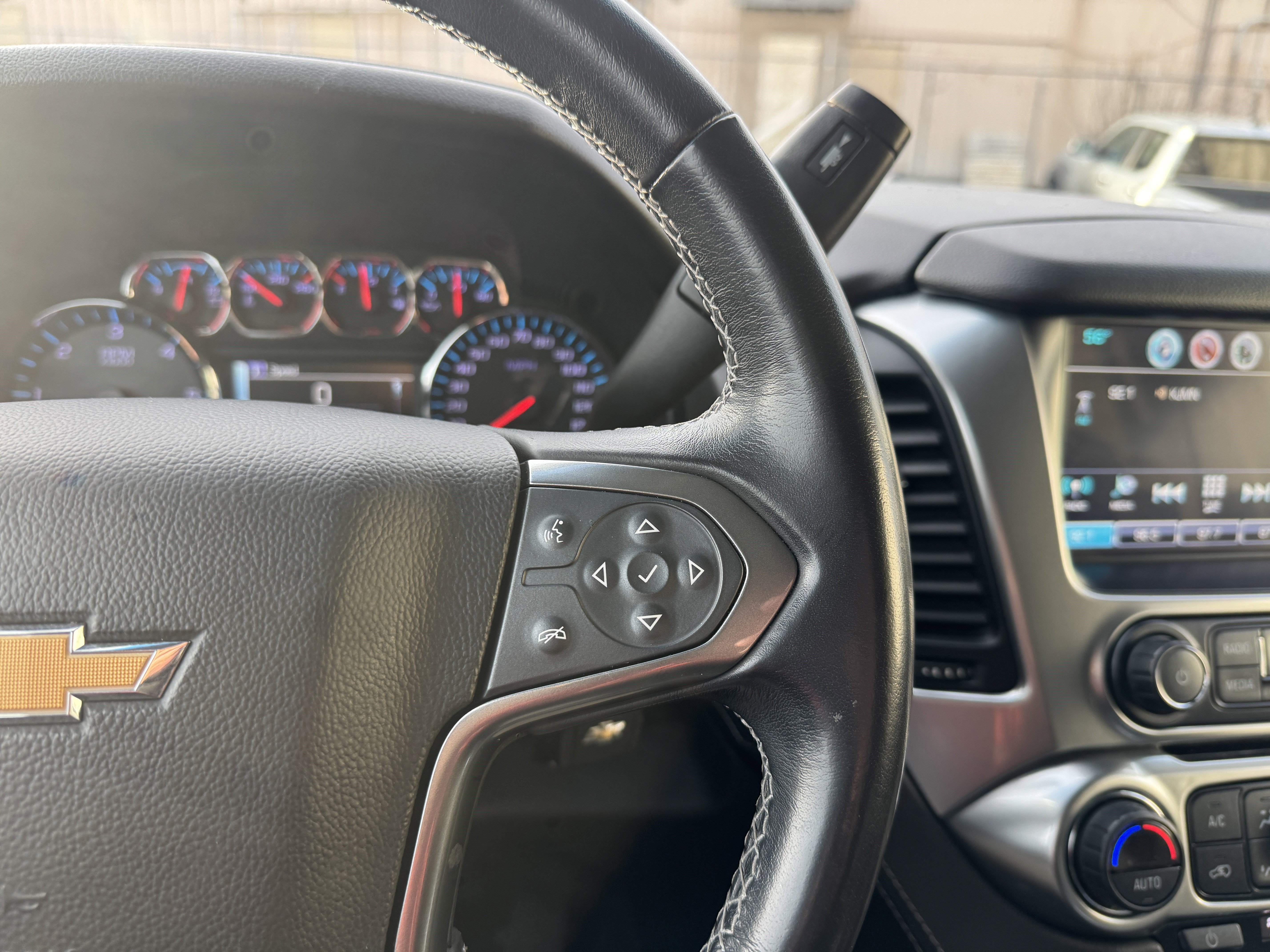 Used 2020 Chevrolet Tahoe LS w/ Enhanced Driver Alert Package image 24