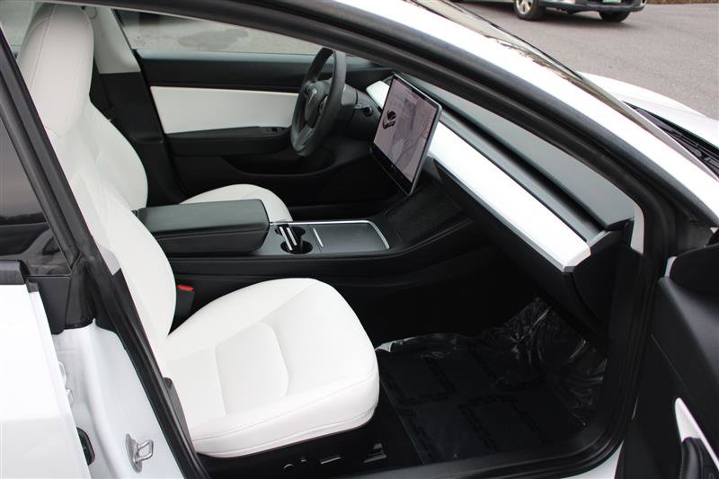 Used 2021 Tesla Model 3 Standard Range Plus image 12