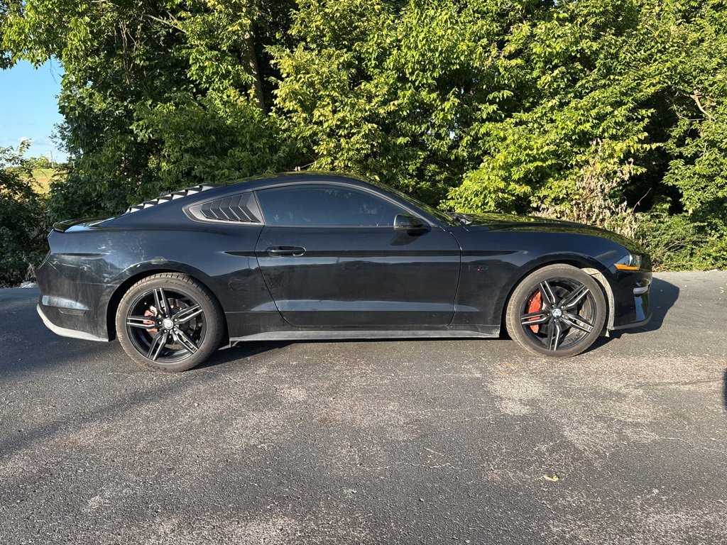 Used 2019 Ford Mustang GT Premium image 4