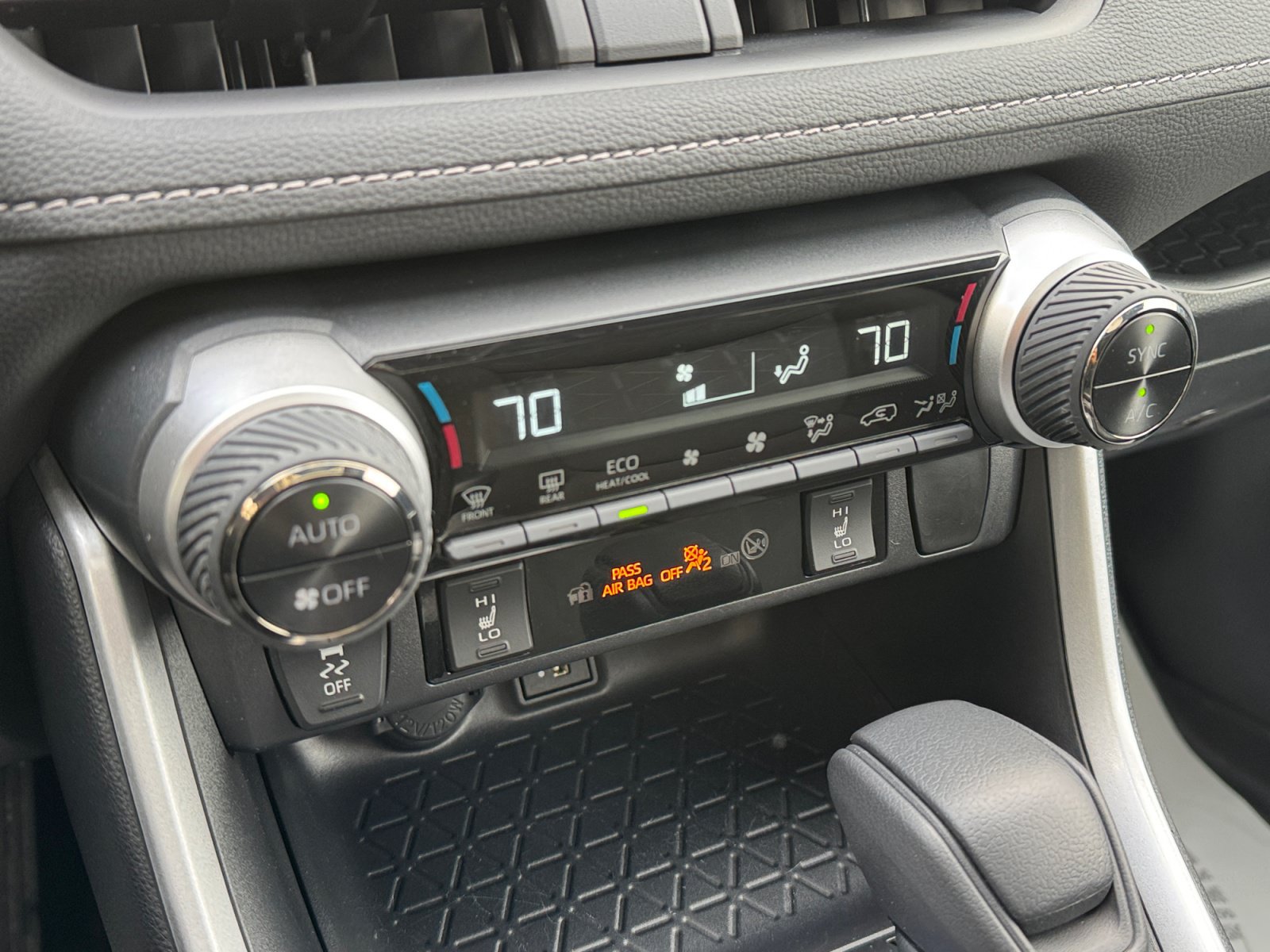Used 2025 Toyota RAV4 XLE w/ Convenience Package AWD/4WD image 22
