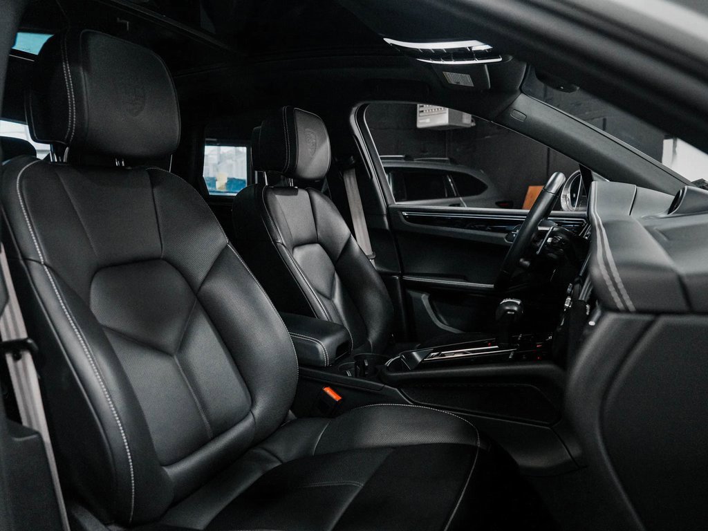 Used 2023 Porsche Macan image 38