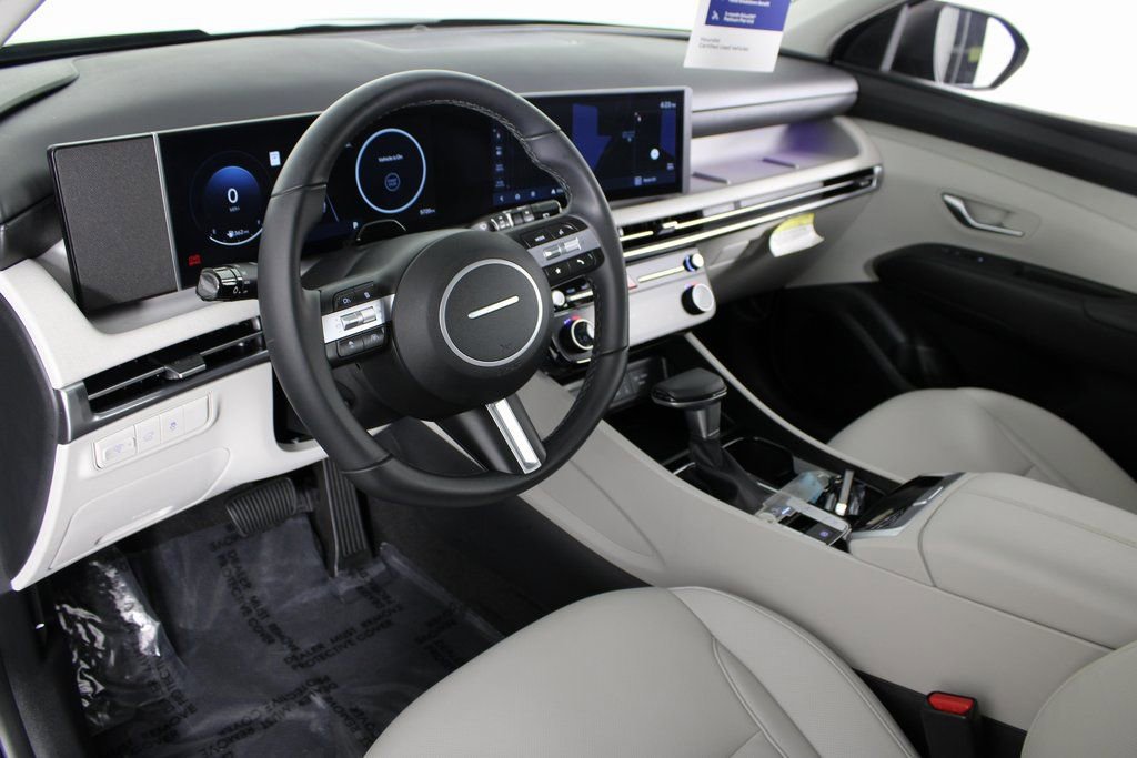 Certified 2025 Hyundai Tucson SEL image 17