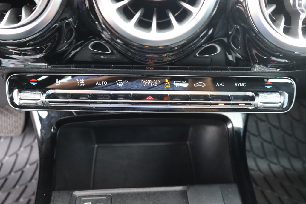 Used 2021 Mercedes-Benz CLA 250 4MATIC image 9