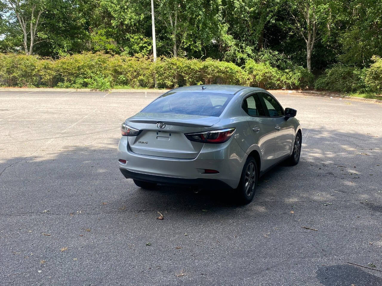 Used 2019 Toyota Yaris LE FWD image 5