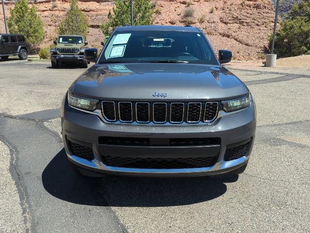 Used 2021 Jeep Grand Cherokee L Laredo w/ Luxury Tech Group I AWD/4WD image 2