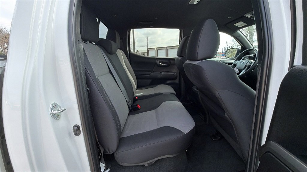 Certified 2023 Toyota Tacoma TRD Off-Road image 38