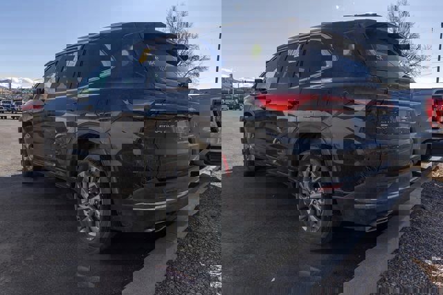 Used 2025 Buick Enclave Preferred AWD/4WD image 2