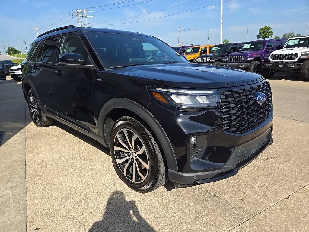 Used 2025 Ford Explorer ST-Line AWD/4WD image 15