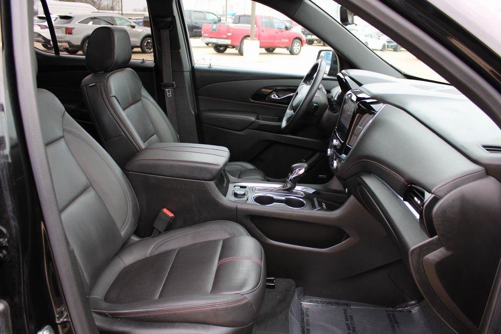 Used 2023 Chevrolet Traverse RS image 8